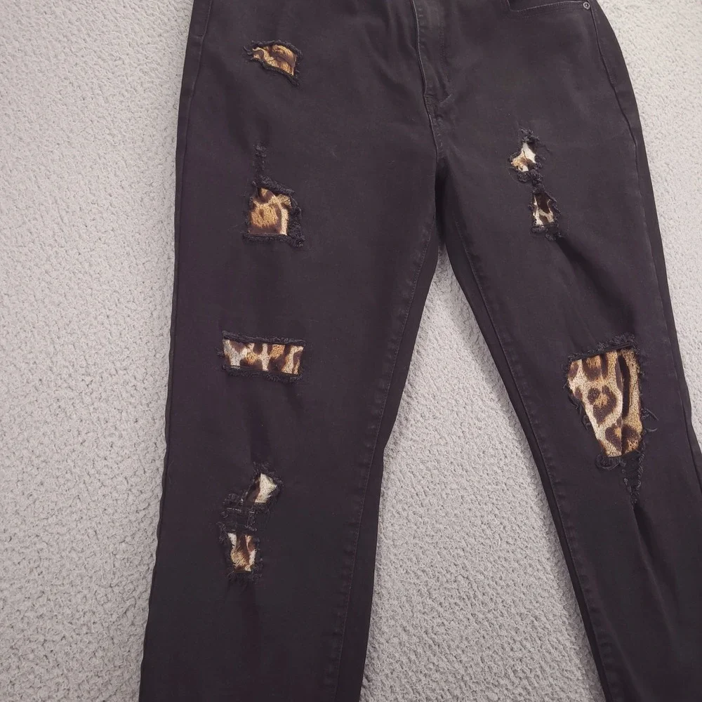JUDY BLUE Jeans Size 1XL Skinny Fit Leopard Patch Black Stretch Denim - Picture 2 of 14